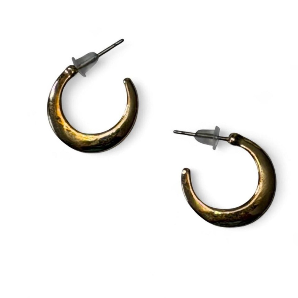 Gold Tone‎ Tapered Hoop Earrings